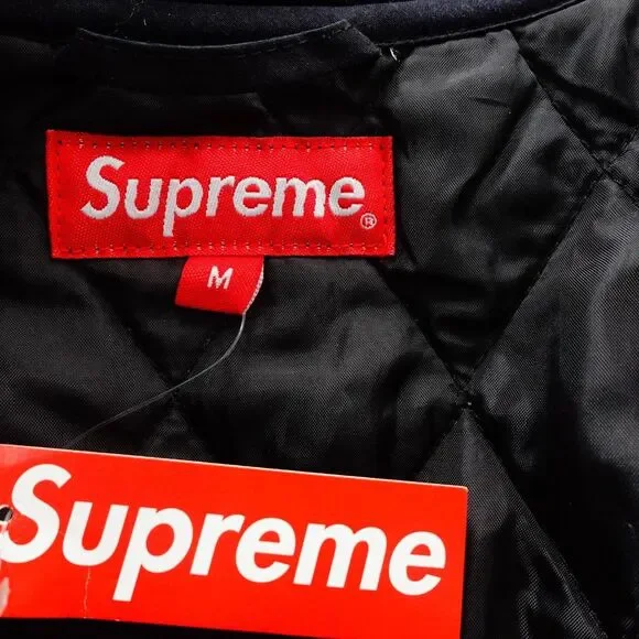 SUPREME Jacket Medium Black Gold Chain Quilted Reverse‎ Streetwear Y2K Logo NWT
